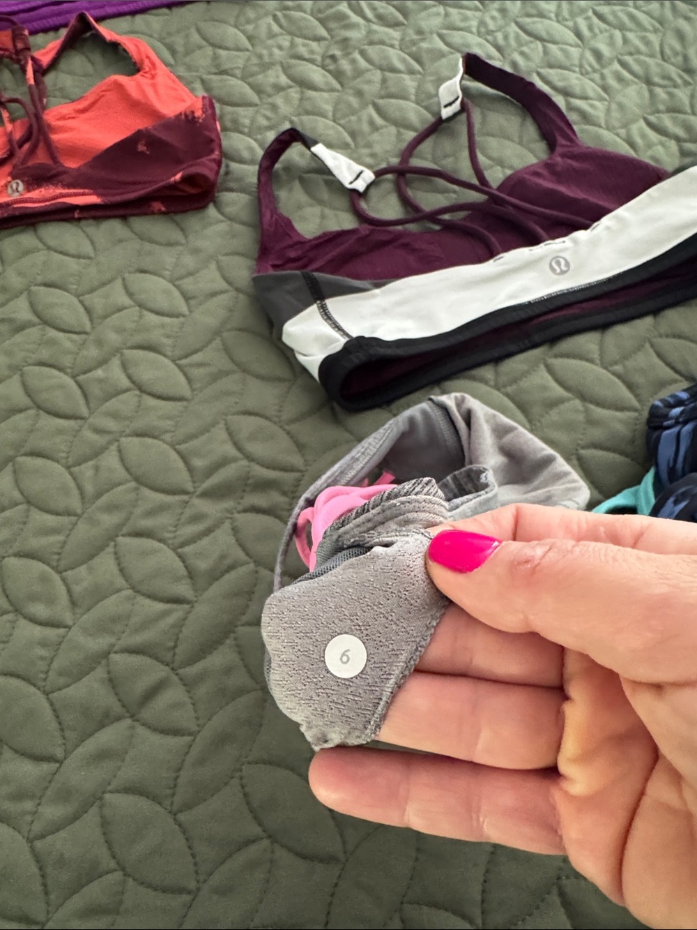 Lot of Lululemon sports bras - Picture 6 of 9